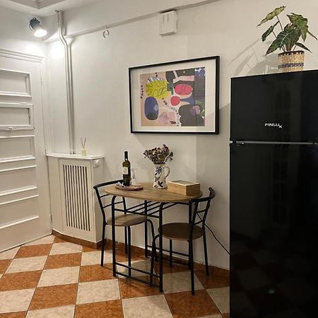 Quiet Apartment With Garden View In Kolonaki Atene Esterno foto