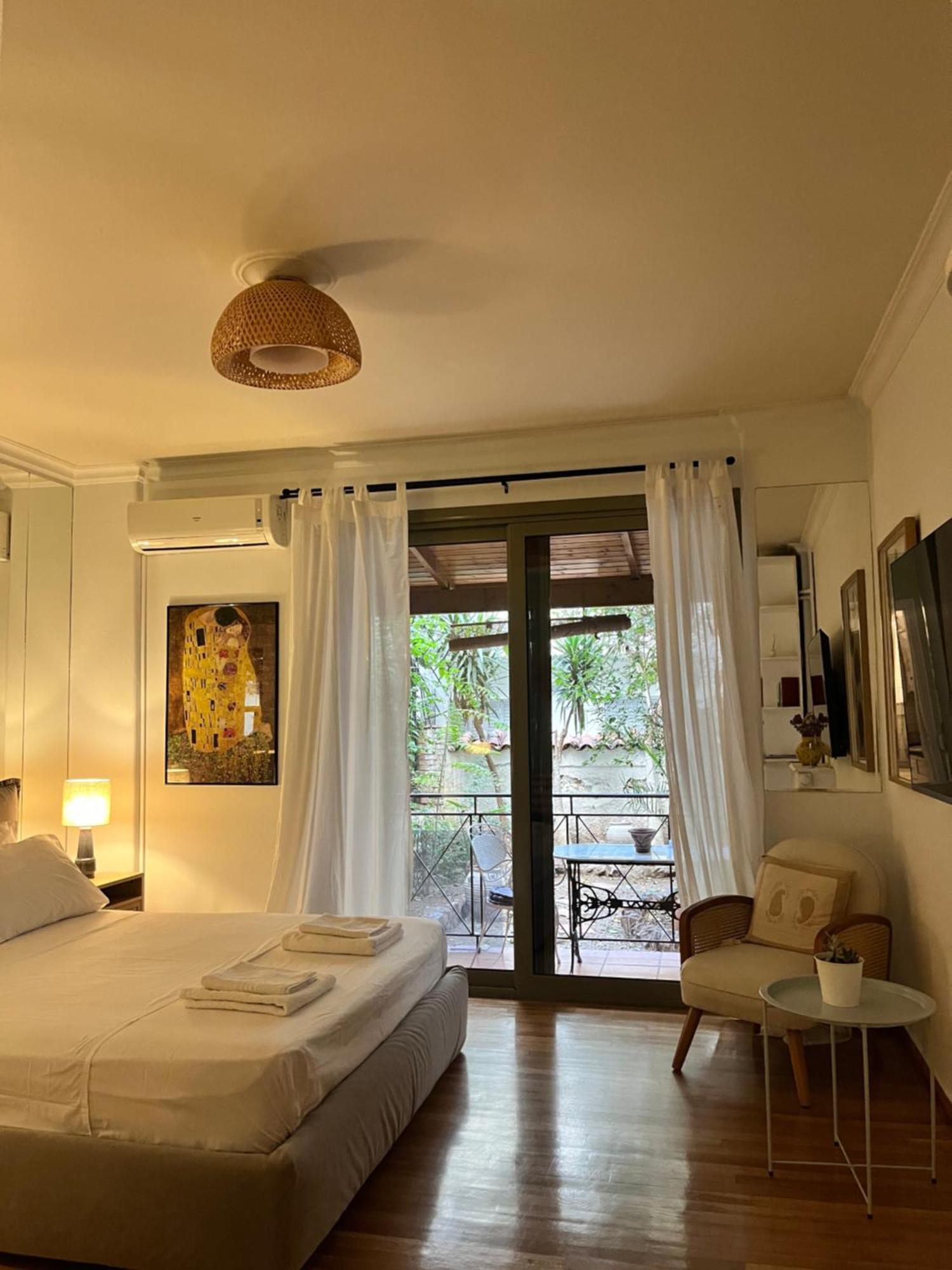 Quiet Apartment With Garden View In Kolonaki Atene Esterno foto